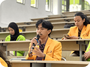 Hasil pembahasan dalam studi banding ini menunjukkan perbedaan signifikan dalam metode advokasi mahasiswa. Sementara BEM UNM sering menggunakan aksi demonstrasi sebagai sarana utama, rekan-rekan di Samarinda lebih mengedepankan diskusi dan dialog sebelum mengambil langkah lanjutan.Dalam aspek penganggaran, BEM KM Unmul dan BEM Polnes memiliki sistem berbeda dibandingkan UNM, termasuk keterlibatan lebih intensif dalam penyusunan kebijakan kampus. Hal ini memberikan wawasan baru bagi BEM UNM dalam memperjuangkan transparansi dan pengelolaan anggaran organisasi. Selain itu, diskusi mengenai IKN juga menyoroti sikap kritis BEM Samarinda terhadap dampak lingkungan dan sosial dari megaproyek tersebut, yang dianggap memerlukan pengawalan lebih intensif. Agenda ini juga menjadi momentum penting untuk membahas gerakan politik mahasiswa di tingkat nasional. Dengan menggali informasi dari BEM KM Unmul dan BEM Polnes, BEM UNM mendapatkan pandangan baru terkait posisi dan sikap dalam aliansi nasional seperti BEM SI dan BEM Nusantara. Melalui pertukaran informasi ini, BEM UNM berharap dapat lebih strategis dalam membangun gerakan lokal dan nasional yang relevan, seraya memperkuat konsolidasi mahasiswa demi menciptakan perubahan positif bagi bangsa dan masyarakat.